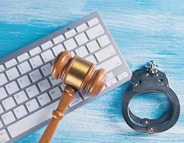 وکیل کلاهبرداری